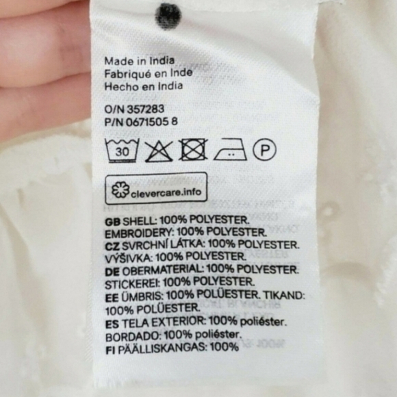 H&M White Women's Eyelet Semi Sheer Flutter Sleeve Button Blouse Size 2 - Picture 6 of 7